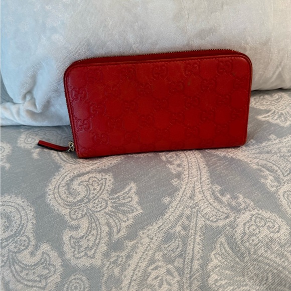 Gucci Red Embossed Leather Wallet - Picture 6 of 8
